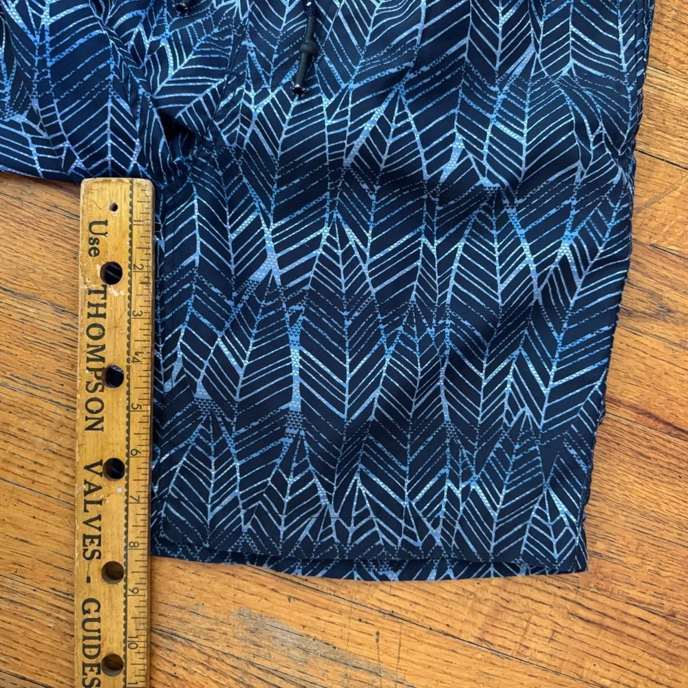 Surfside Supply Mens Blue Geometric Leaf Print Swim Trunks Small 6.5 Inseam